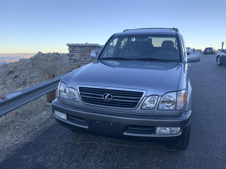 2001 Lexus LX 2nd Gen - Image 7 of 31