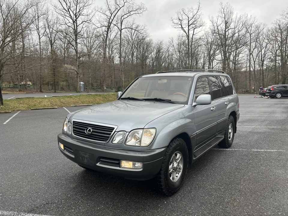 2001 Lexus LX 2nd Gen - Image 31 of 31
