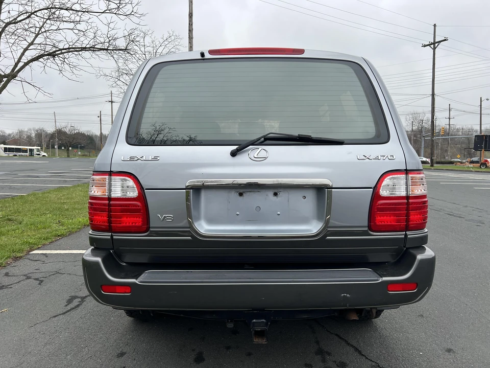 2001 Lexus LX 2nd Gen - Image 19 of 31