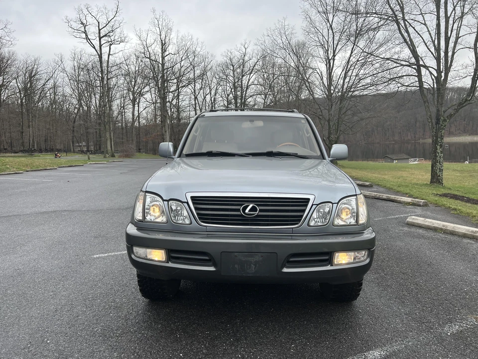 2001 Lexus LX 2nd Gen - Image 30 of 31