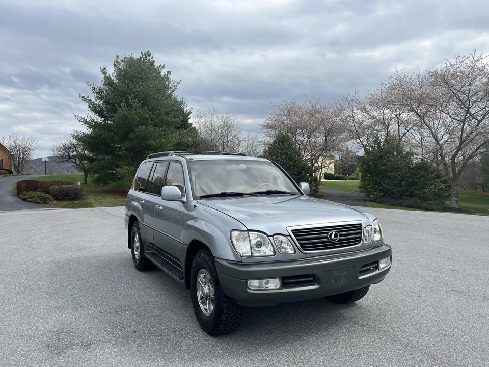 2001 Lexus LX 2nd Gen - Image 28 of 31
