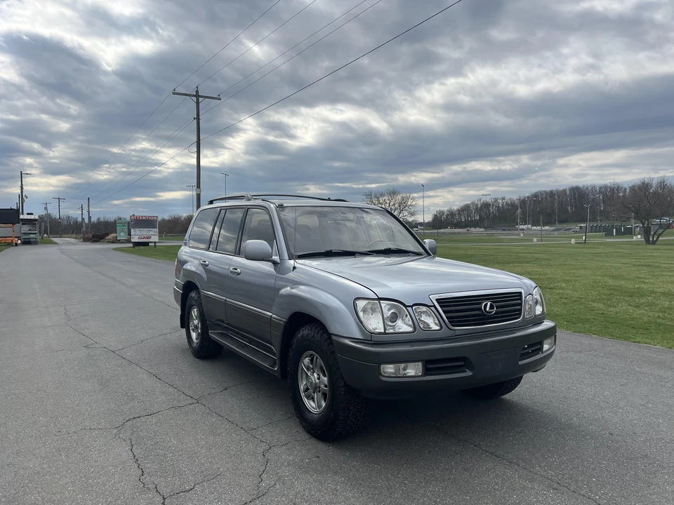 2001 Lexus LX 2nd Gen - Image 27 of 31