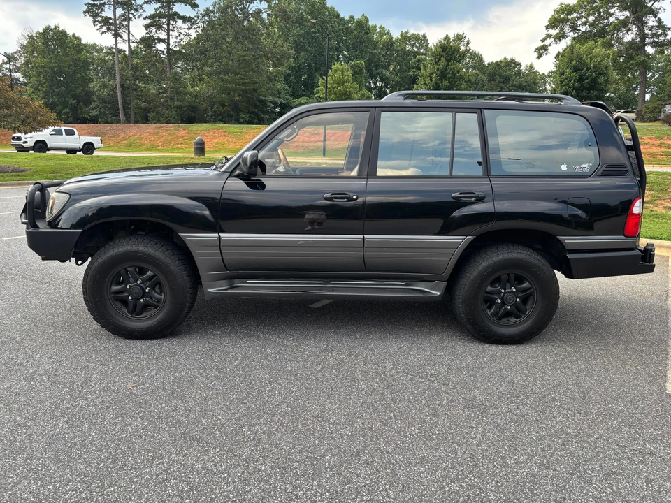 2001 Lexus LX 1st Gen - Image 7 of 31