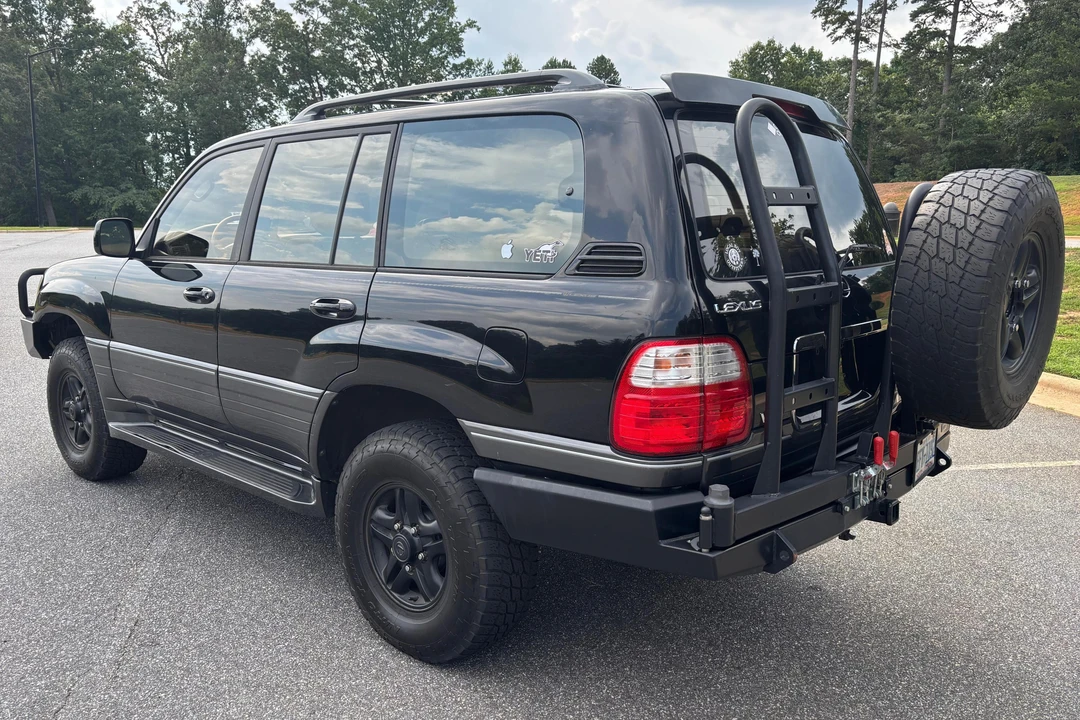 2001 Lexus LX 1st Gen - Image 4 of 31