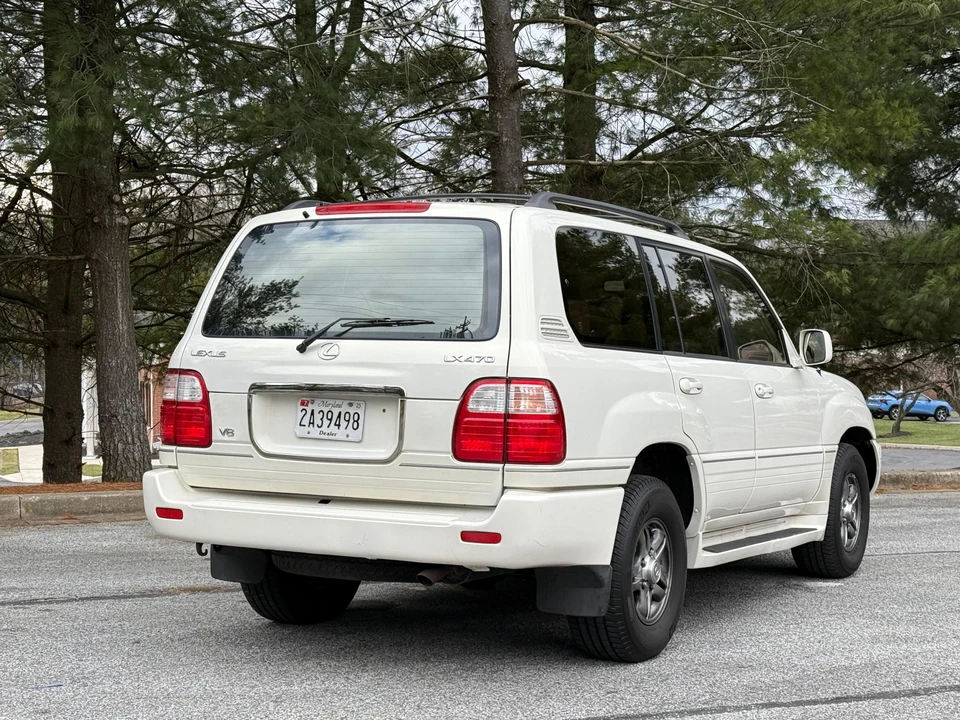 2001 Lexus LX 2nd Gen - Image 14 of 31