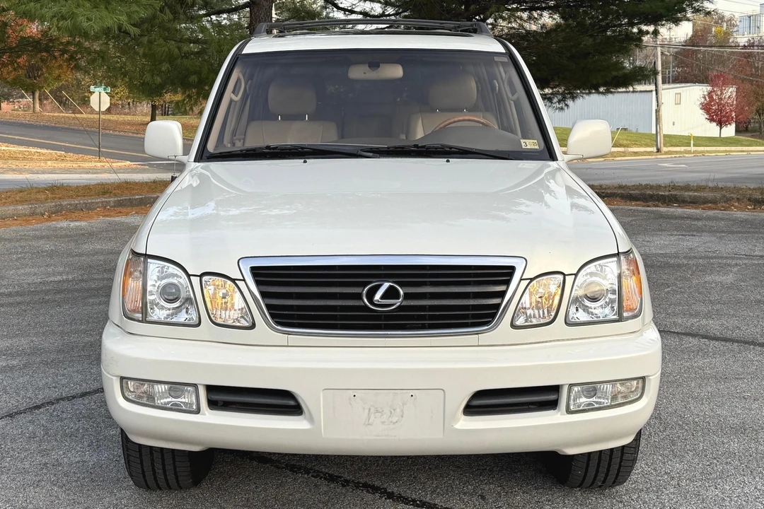 2001 Lexus LX 2nd Gen - Image 2 of 31