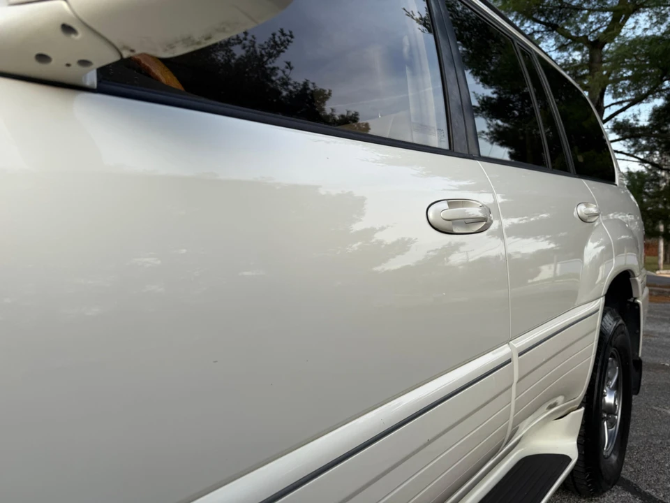 2001 Lexus LX 2nd Gen - Image 31 of 31