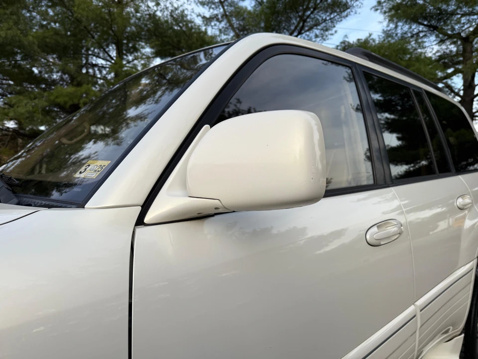 2001 Lexus LX 2nd Gen - Image 27 of 31