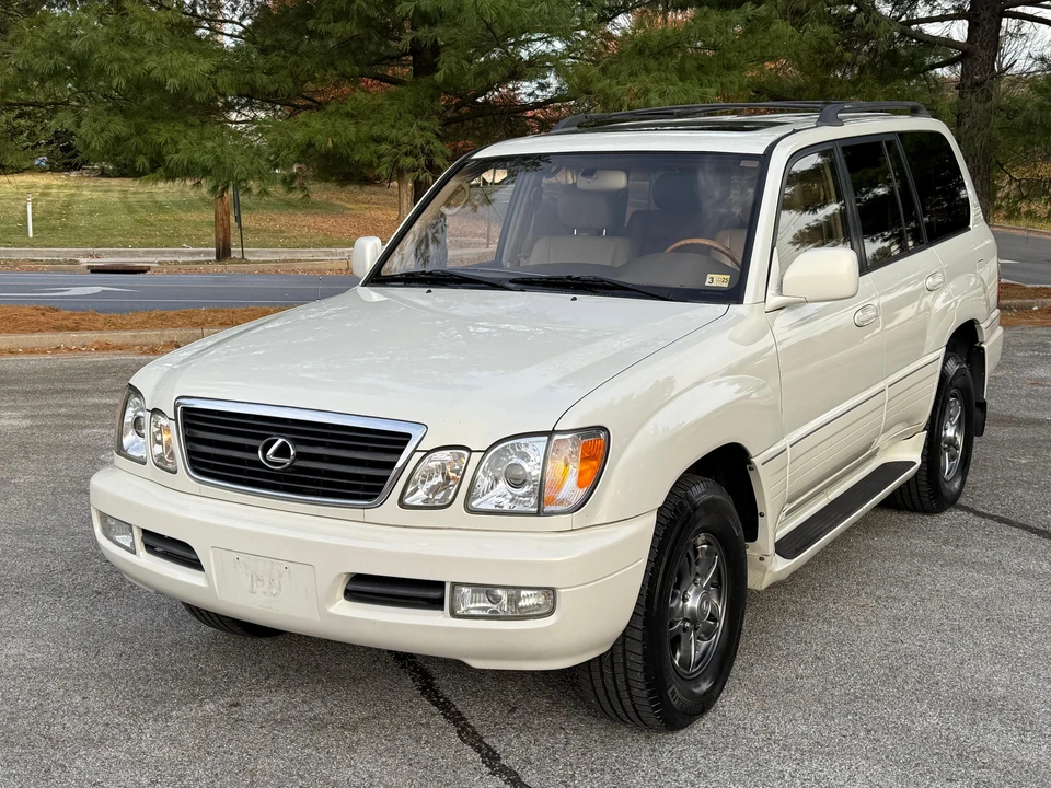 2001 Lexus LX 2nd Gen - Image 8 of 31