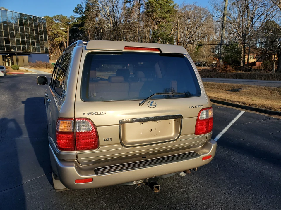 2001 Lexus LX 2nd Gen - Image 15 of 31