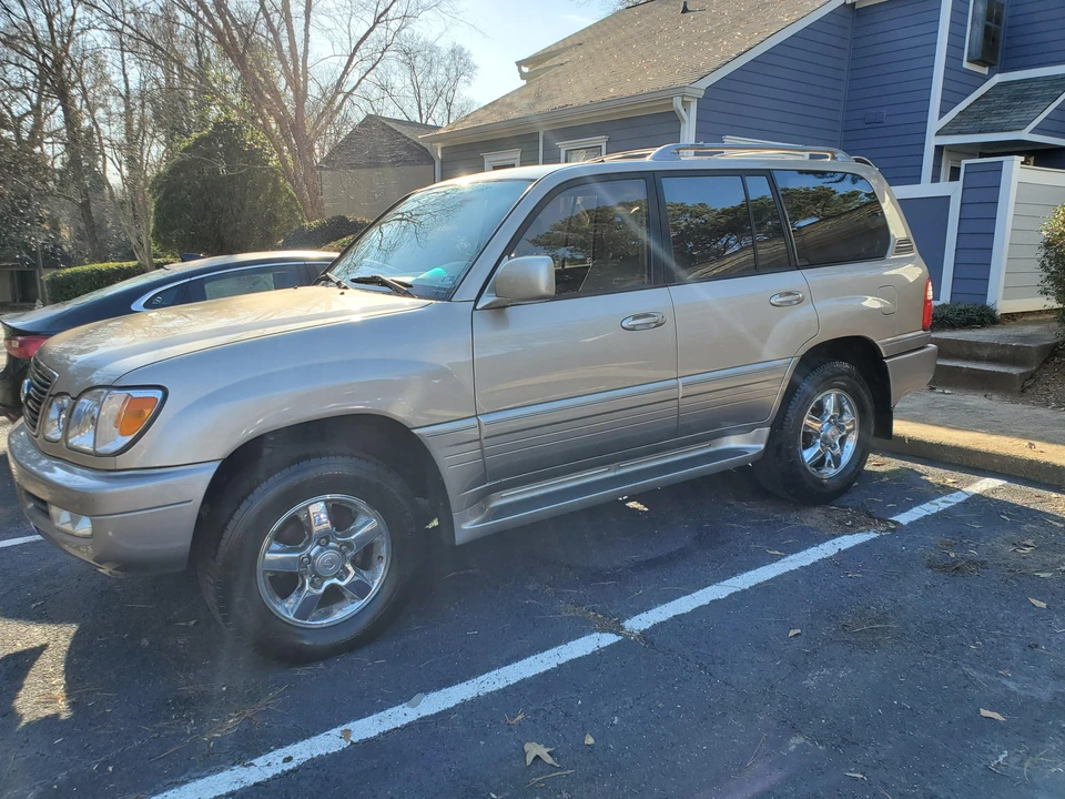 2001 Lexus LX 2nd Gen - Image 7 of 31