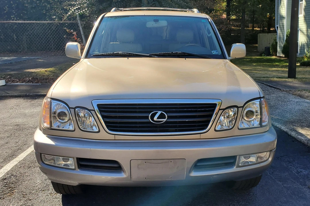 2001 Lexus LX 2nd Gen - Image 6 of 31