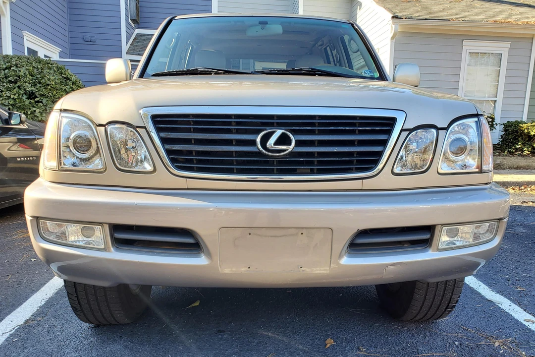 2001 Lexus LX 2nd Gen - Image 2 of 31