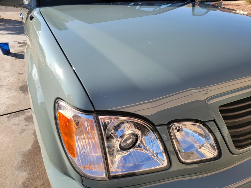 2001 Lexus LX 2nd Gen - Image 23 of 31