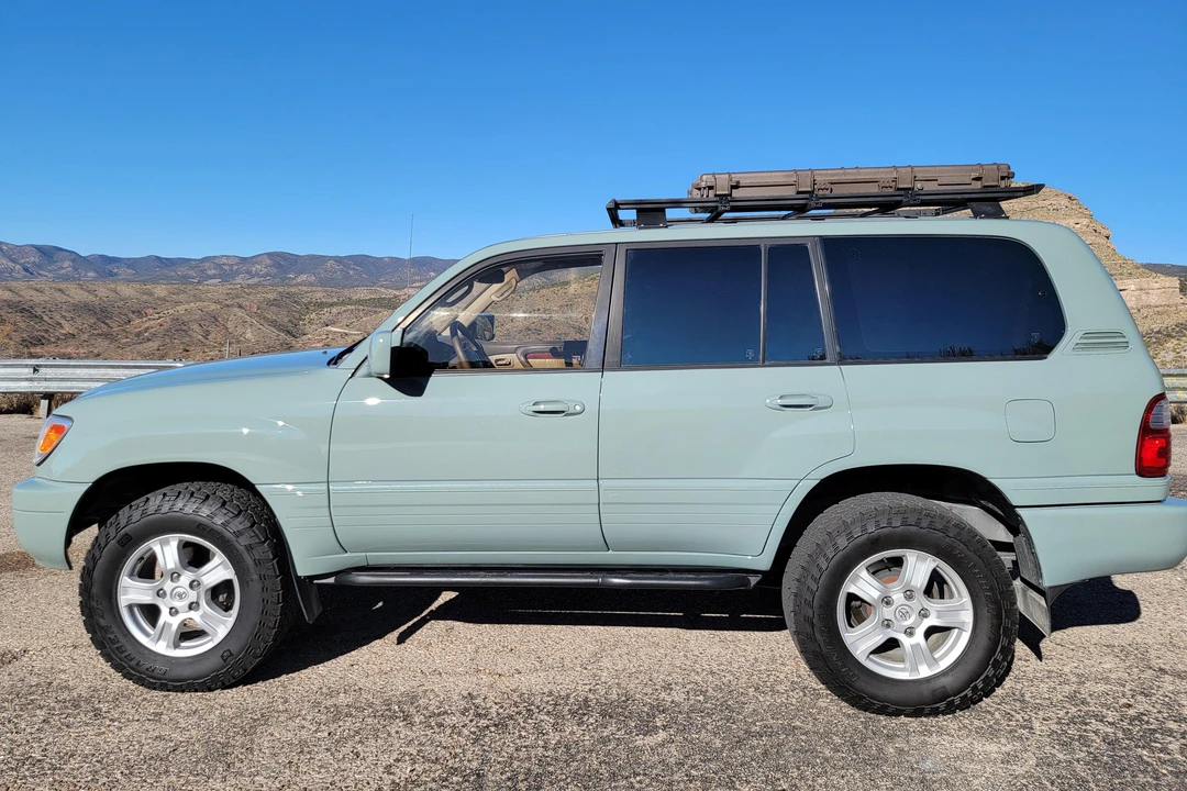 2001 Lexus LX 2nd Gen - Image 3 of 31