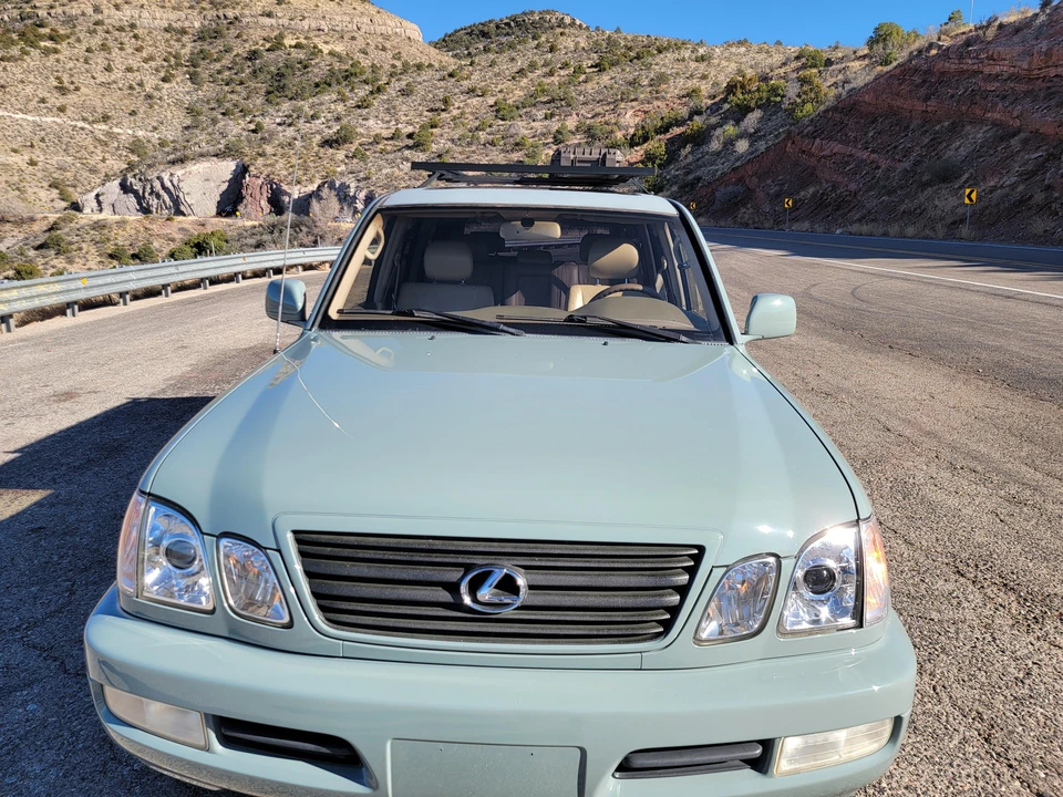 2001 Lexus LX 2nd Gen - Image 22 of 31