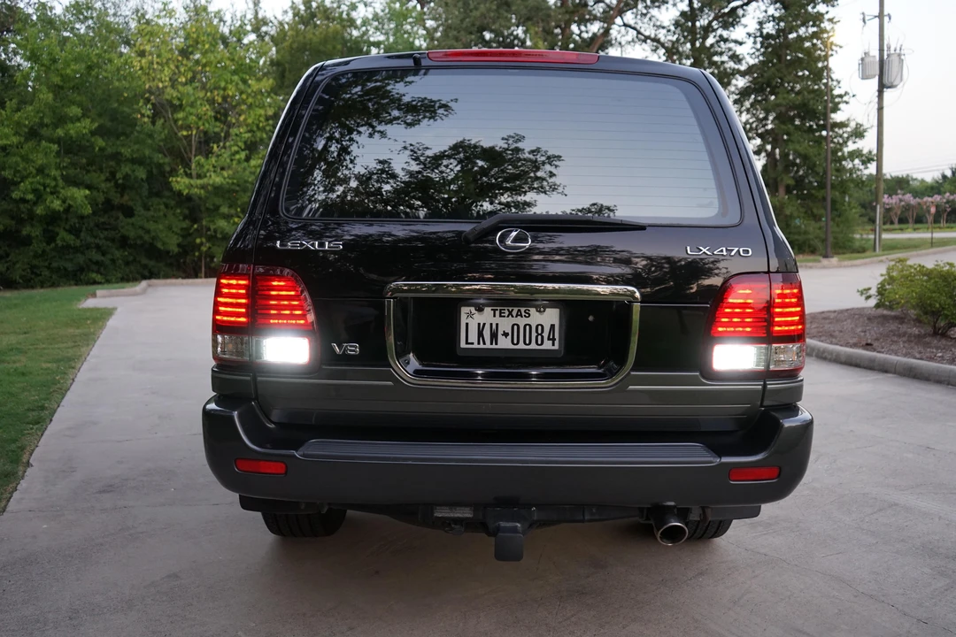 2001 Lexus LX 2nd Gen - Image 21 of 31