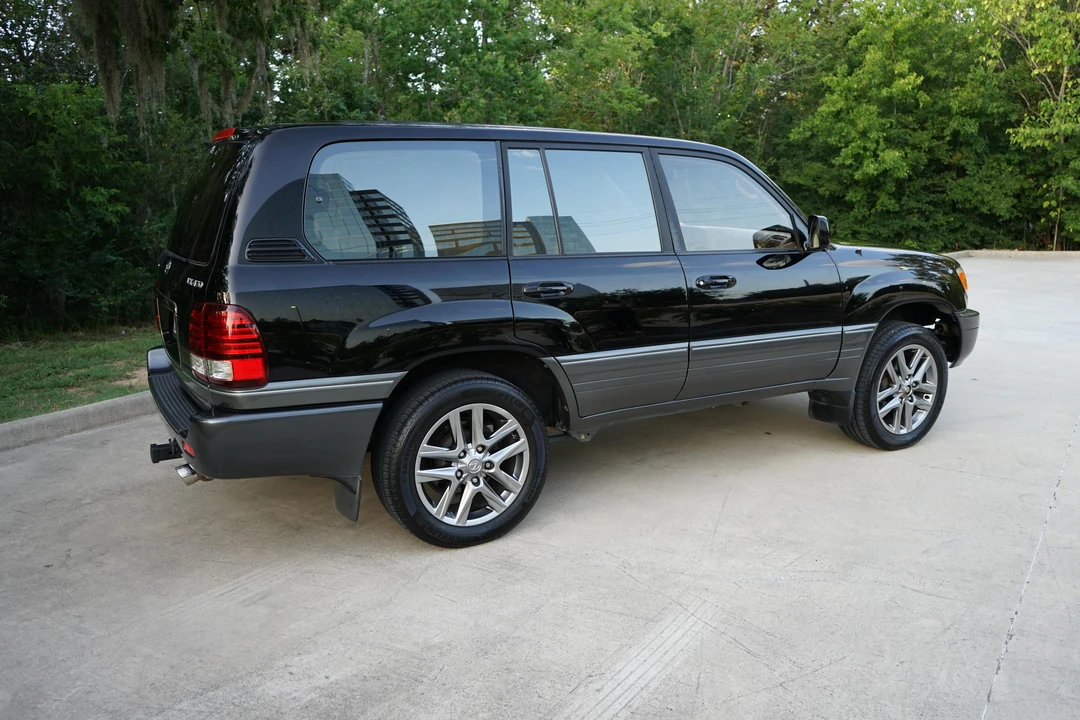 2001 Lexus LX 2nd Gen - Image 24 of 31