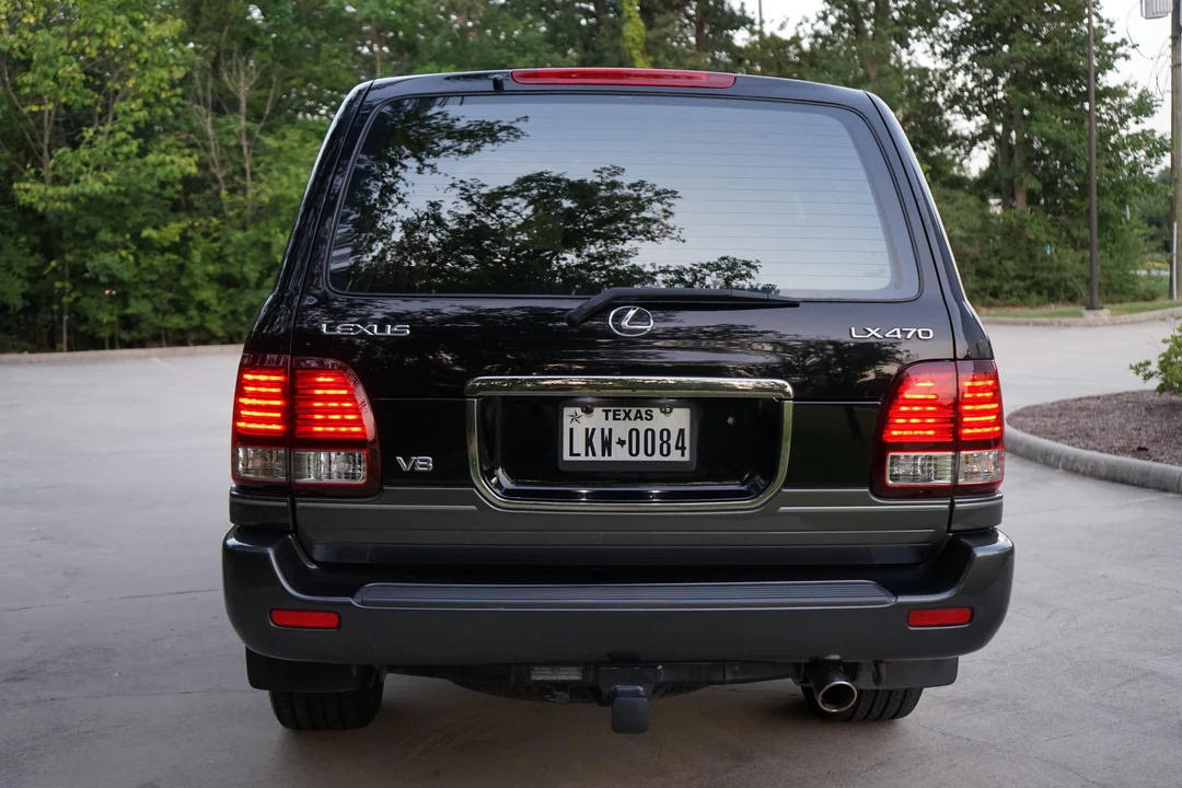 2001 Lexus LX 2nd Gen - Image 22 of 31