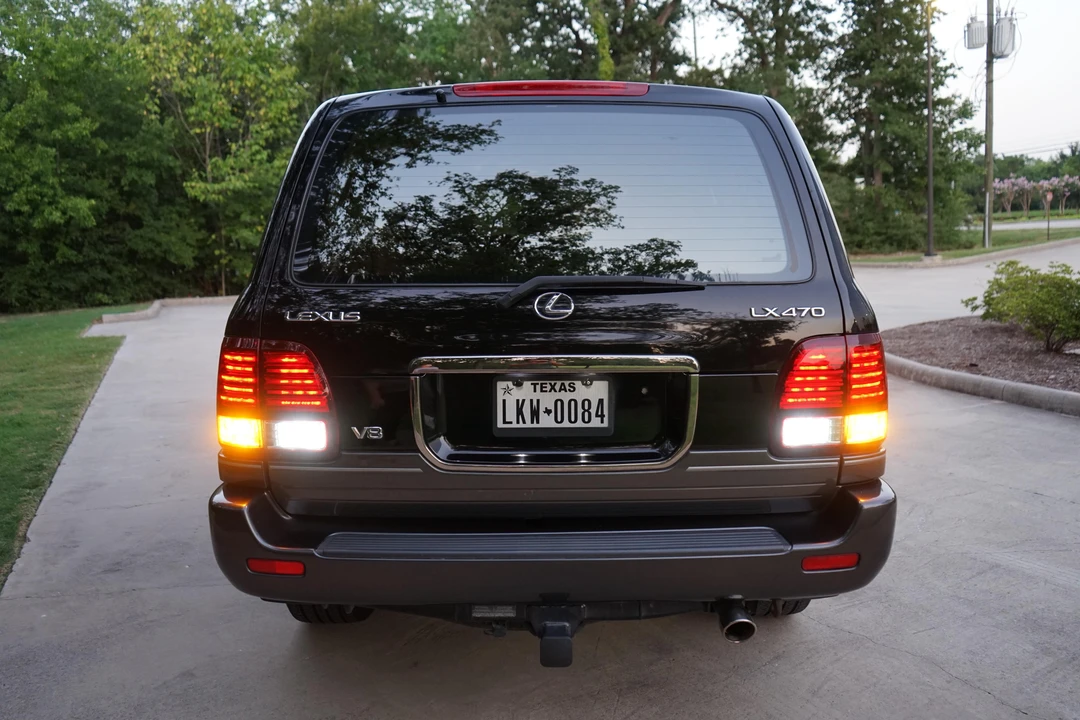2001 Lexus LX 2nd Gen - Image 20 of 31