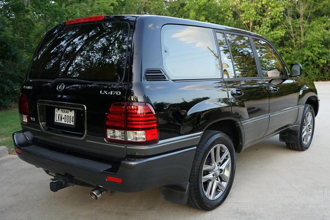 2001 Lexus LX 2nd Gen - Image 4 of 31