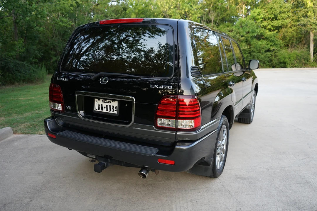 2001 Lexus LX 2nd Gen - Image 23 of 31