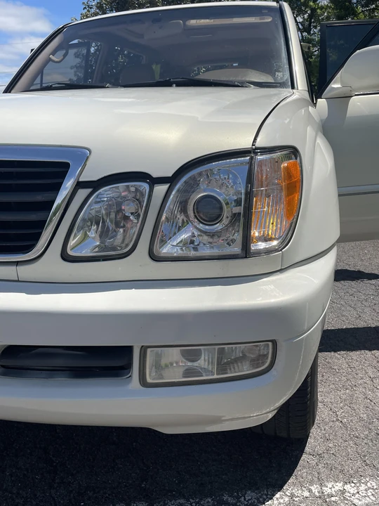 2001 Lexus LX 2nd Gen - Image 22 of 31