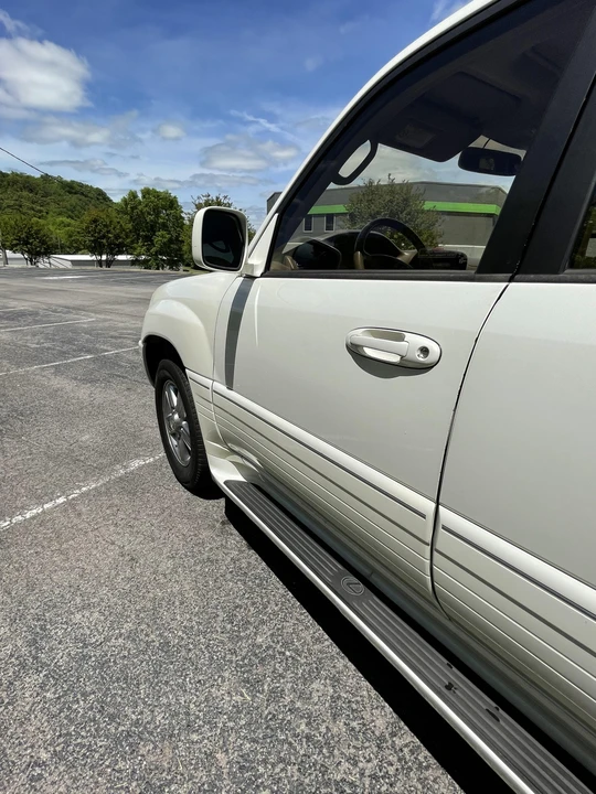 2001 Lexus LX 2nd Gen - Image 26 of 31