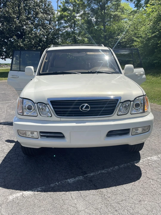2001 Lexus LX 2nd Gen - Image 20 of 31