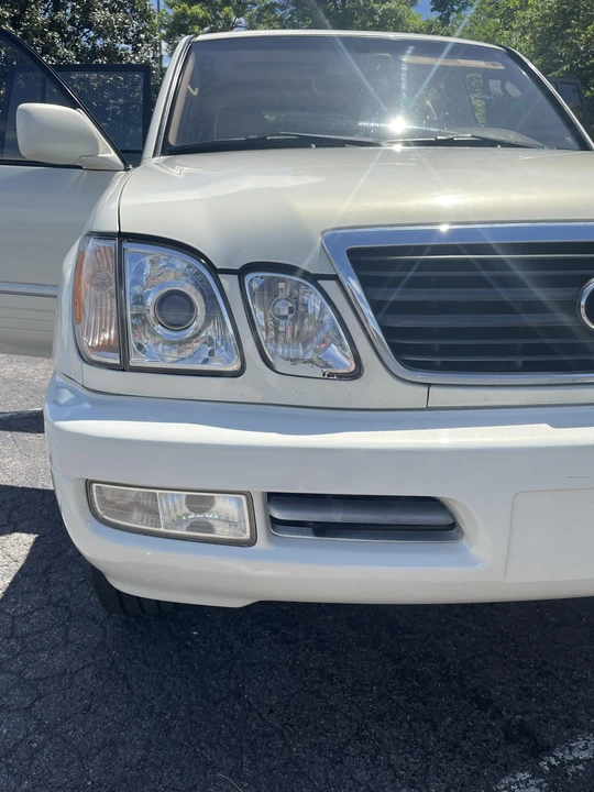 2001 Lexus LX 2nd Gen - Image 21 of 31