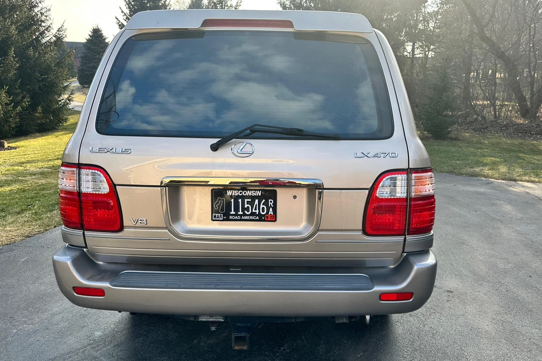 2001 Lexus LX 2nd Gen - Image 5 of 31
