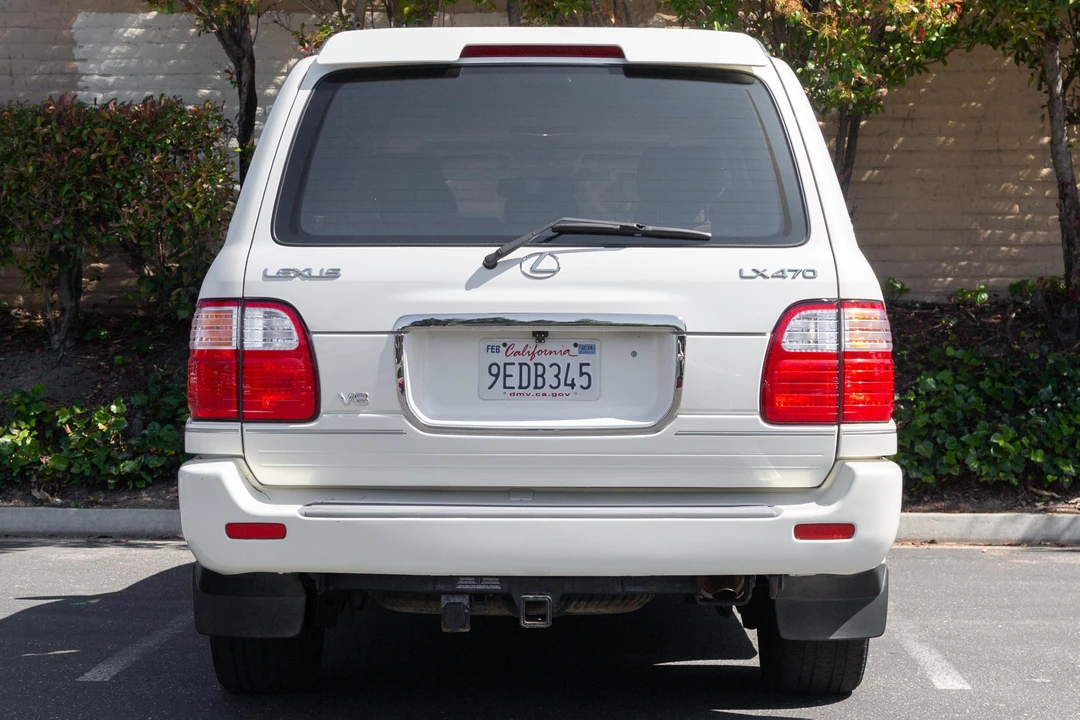 2001 Lexus LX 2nd Gen - Image 5 of 31