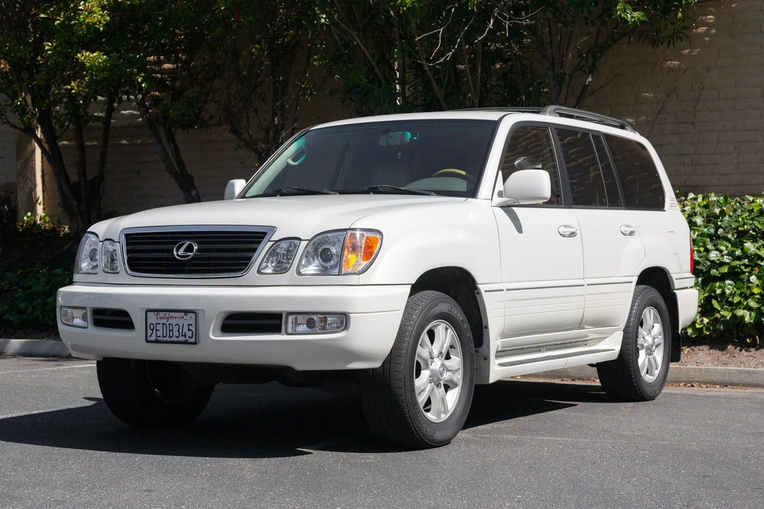 2001 Lexus LX 2nd Gen - Image 6 of 31