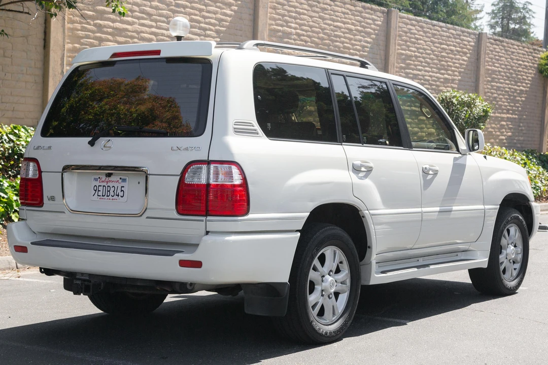 2001 Lexus LX 2nd Gen - Image 4 of 31
