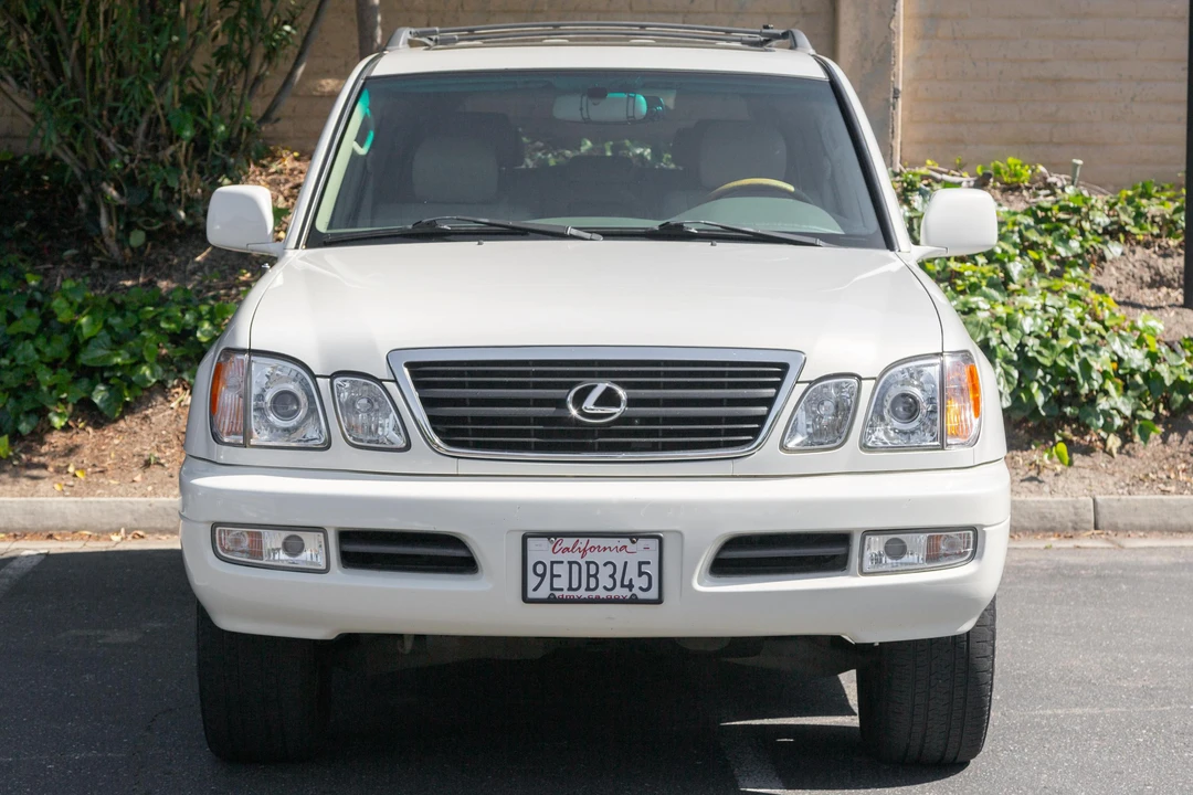 2001 Lexus LX 2nd Gen - Image 2 of 31