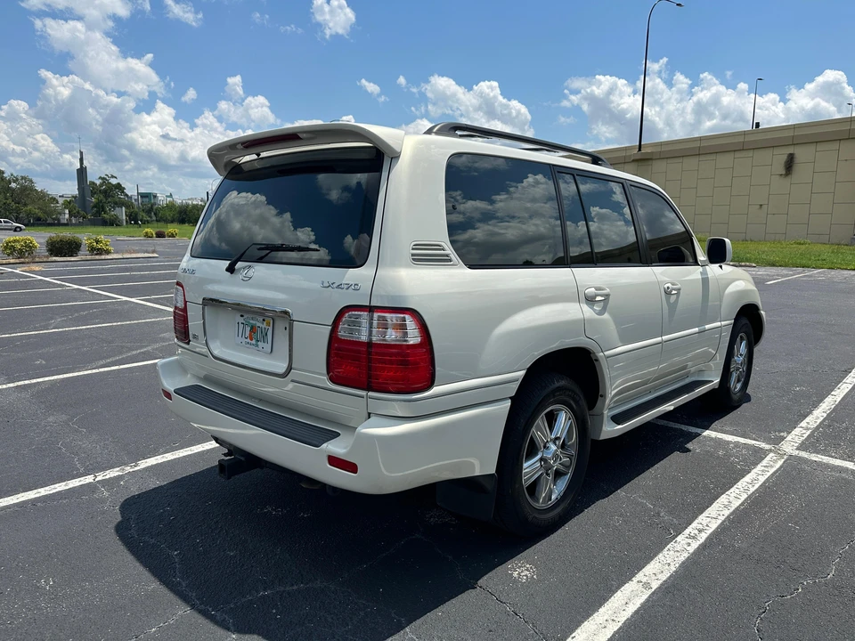 2001 Lexus LX 2nd Gen - Image 20 of 31