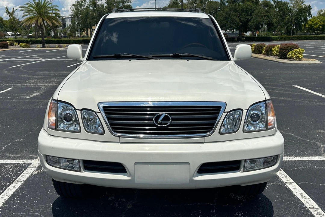 2001 Lexus LX 2nd Gen - Image 2 of 31