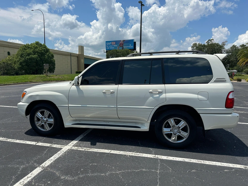 2001 Lexus LX 2nd Gen - Image 13 of 31