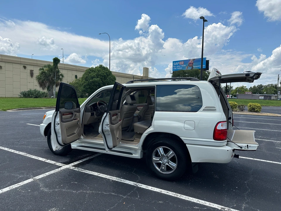 2001 Lexus LX 2nd Gen - Image 31 of 31