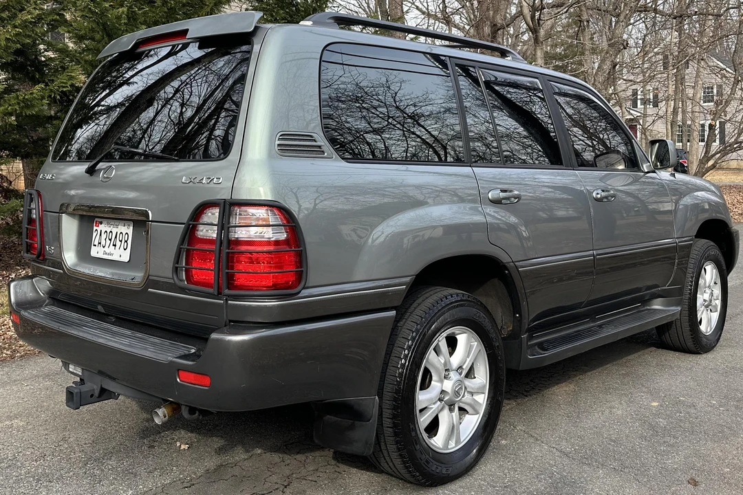 2001 Lexus LX 2nd Gen - Image 4 of 31