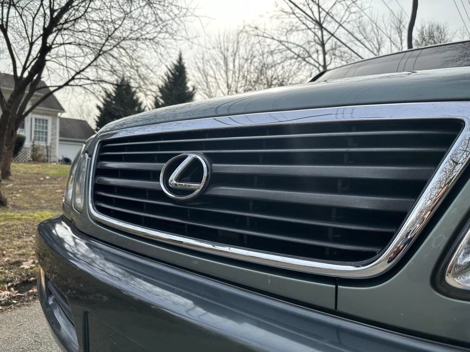 2001 Lexus LX 2nd Gen - Image 21 of 31