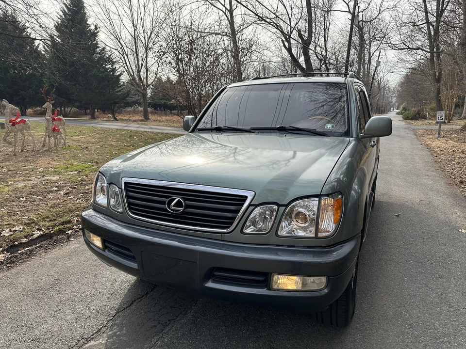2001 Lexus LX 2nd Gen - Image 7 of 31