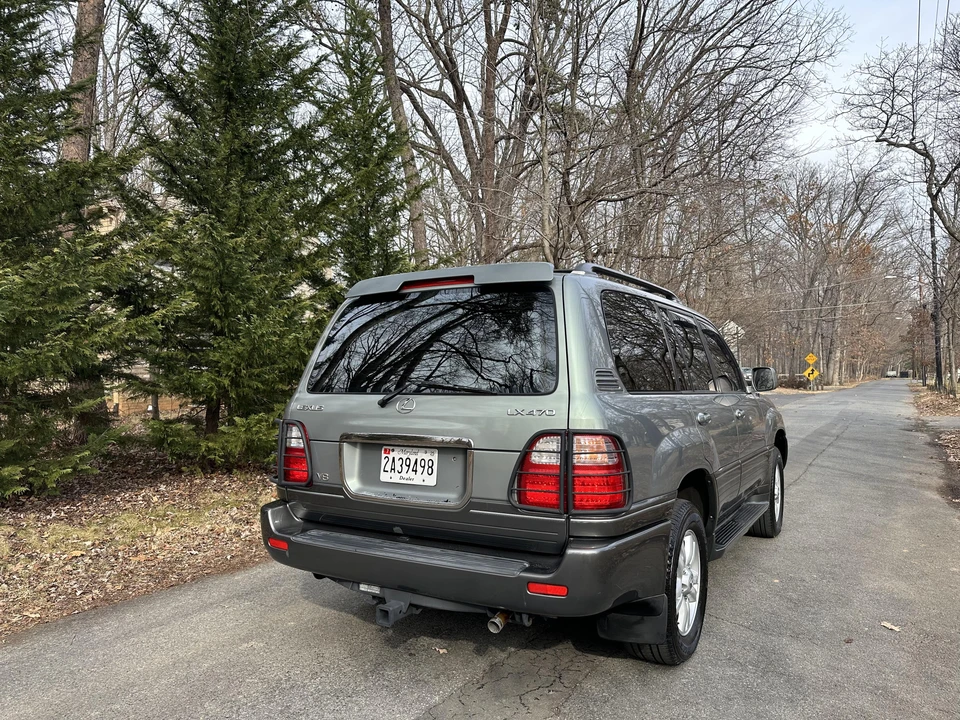 2001 Lexus LX 2nd Gen - Image 15 of 31