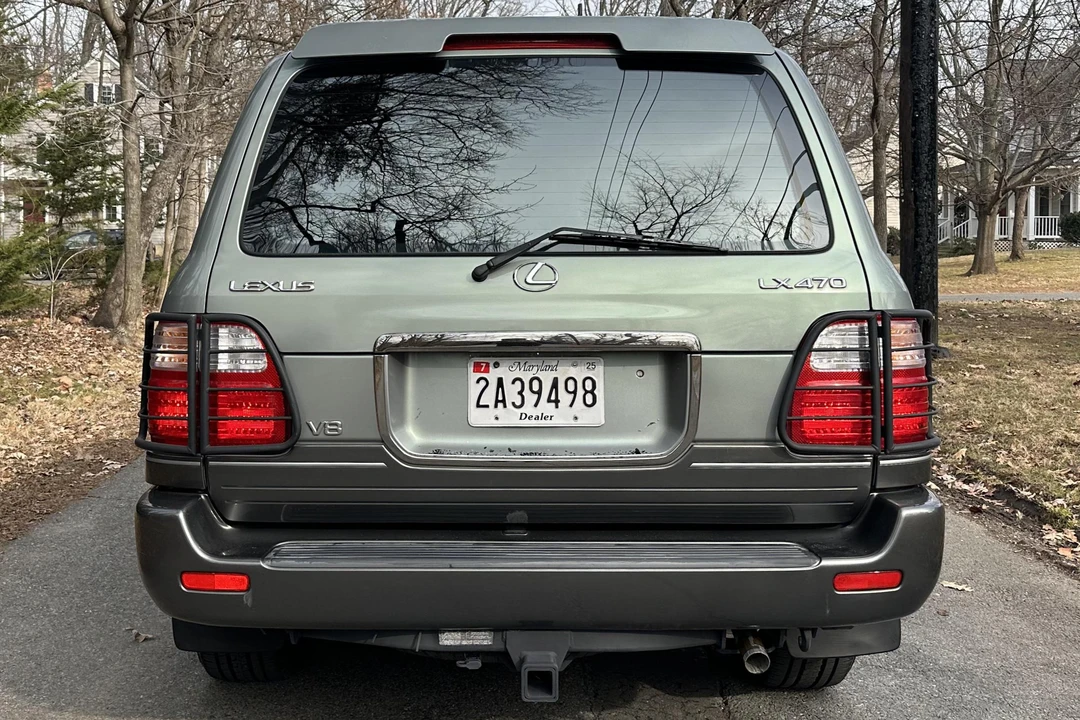 2001 Lexus LX 2nd Gen - Image 5 of 31