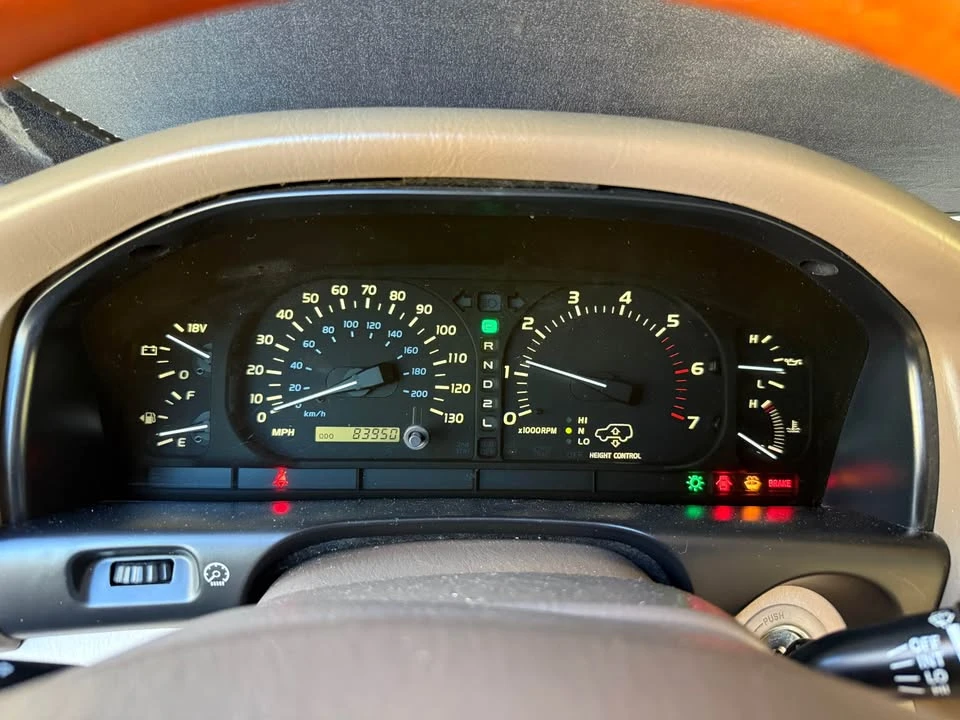 2001 Lexus LX 2nd Gen - Image 13 of 19