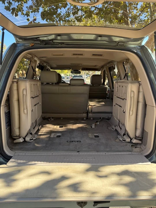 2001 Lexus LX 2nd Gen - Image 9 of 19