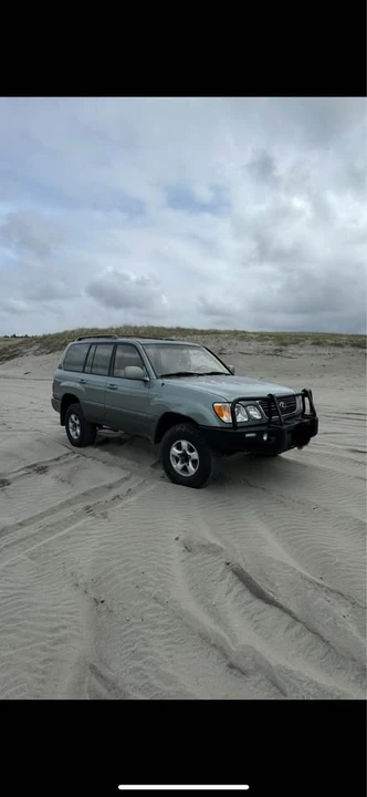 2001 Lexus LX 2nd Gen - Image 2 of 2