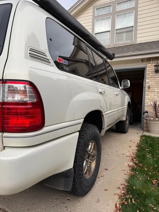 2001 Lexus LX 2nd Gen - Image 5 of 19
