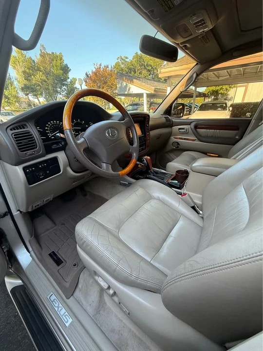 2001 Lexus LX 2nd Gen - Image 5 of 14