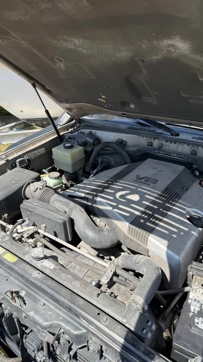 2001 Lexus LX 1st Gen - Image 11 of 19